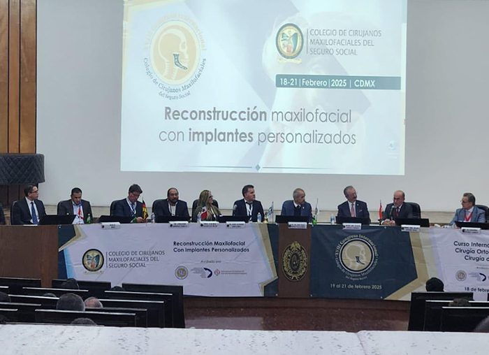 El Dr. Florencio Monje participa como ponente en el XVIII Congreso del Colegio de Cirujanos Maxilofaciales del Seguro Social en México