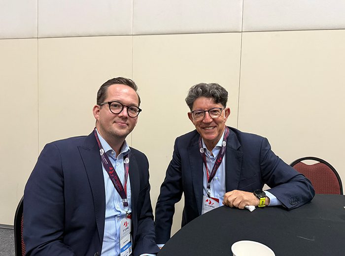 El Dr. Florencio Monje participó como ponente en el Congreso Paulista de Cirugía Bucomaxilofacial ante más de 800 especialistas.