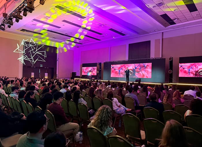 El Dr. Alberto Monje participa en el Congreso Rockin Dentistry en México